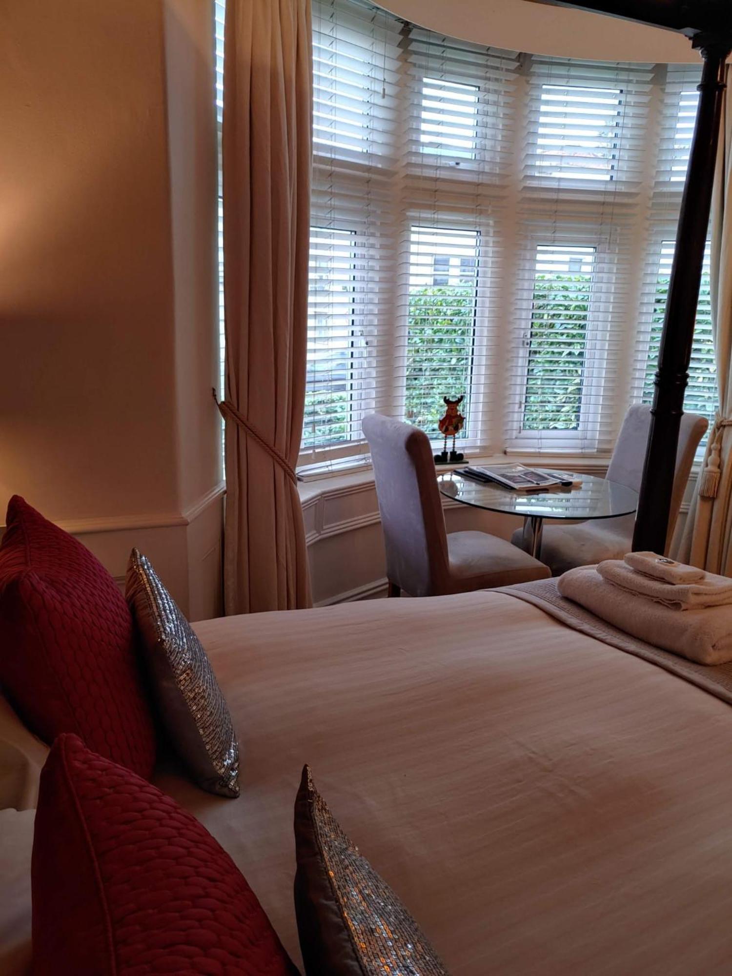 The Bath House Boutique B&B - In-Room Breakfast - Free Parking Exterior foto